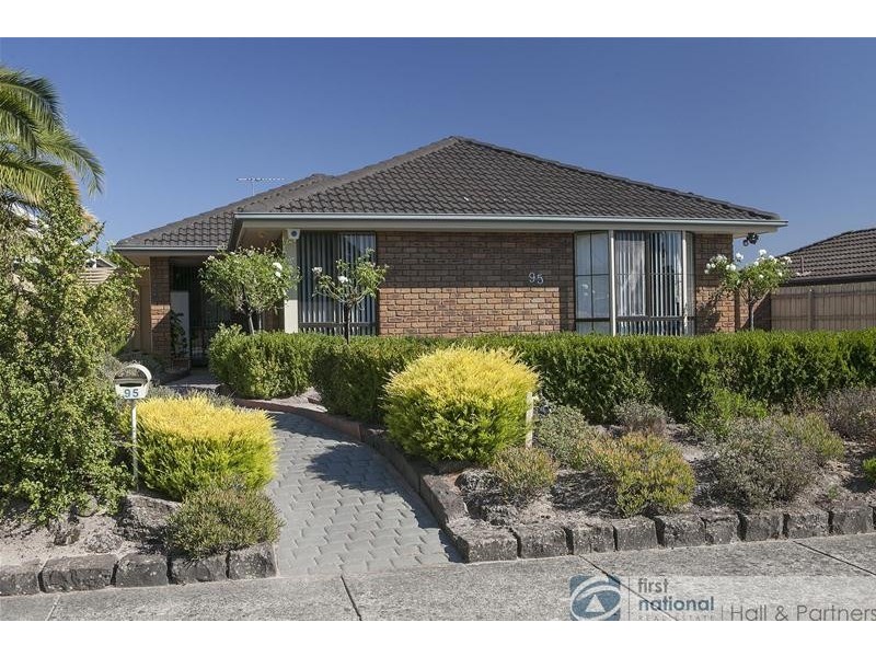 95 Chalcot Drive, Endeavour Hills VIC 3802