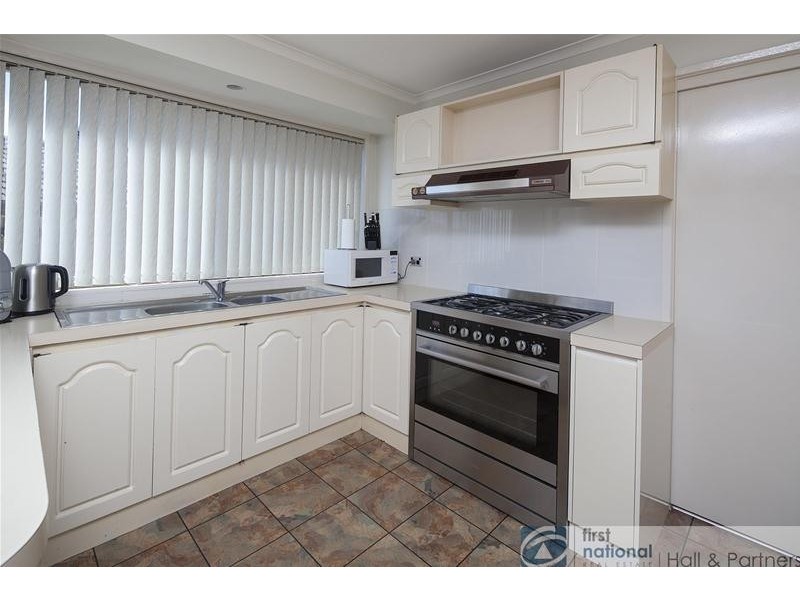 95 Chalcot Drive, Endeavour Hills VIC 3802