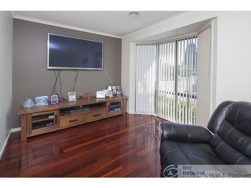 95 Chalcot Drive, Endeavour Hills VIC 3802