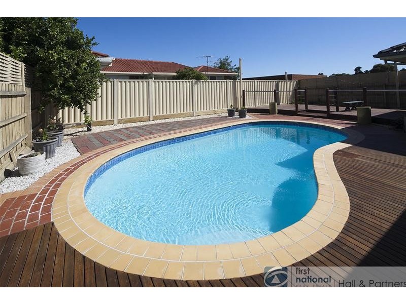 95 Chalcot Drive, Endeavour Hills VIC 3802