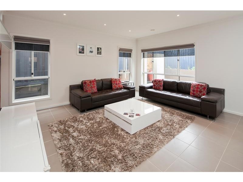 10 Barrier Reef Circuit, Endeavour Hills VIC 3802