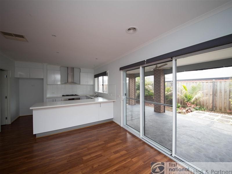 59 Linden Tree Way, Cranbourne North VIC 3977