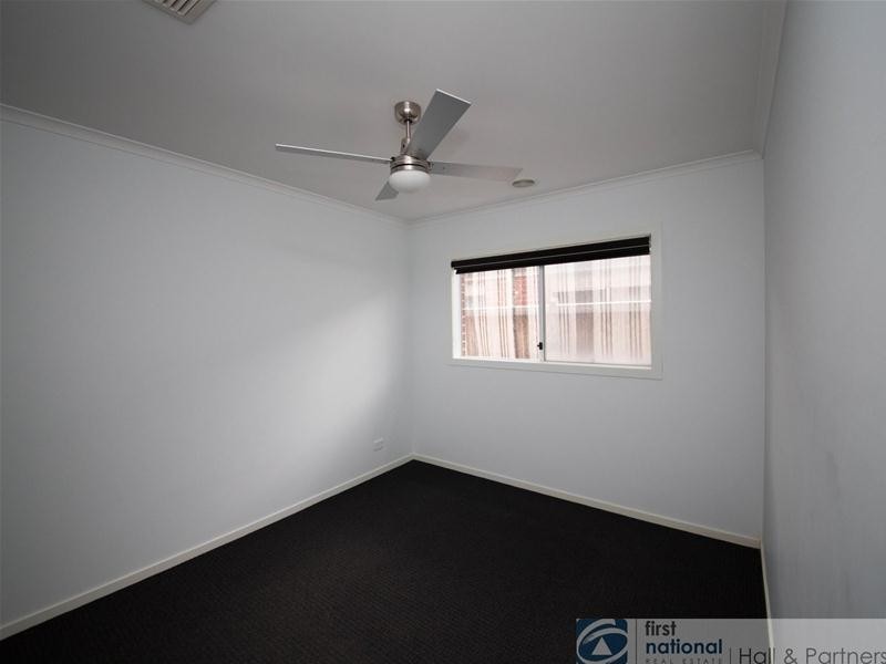 59 Linden Tree Way, Cranbourne North VIC 3977