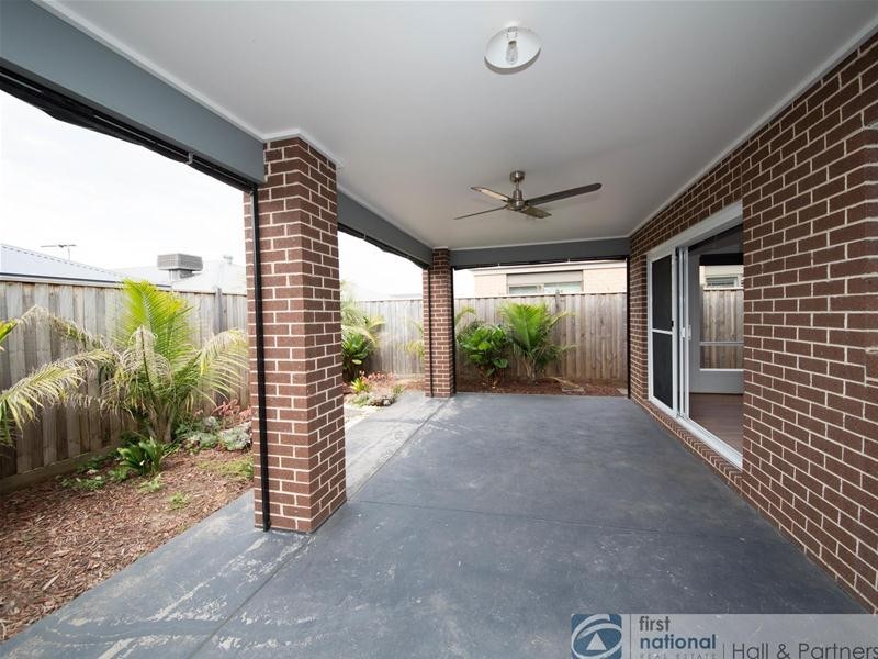 59 Linden Tree Way, Cranbourne North VIC 3977