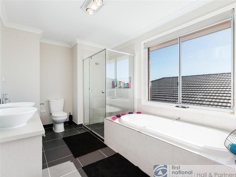 17 Havenstone Drive, Keysborough VIC 3173