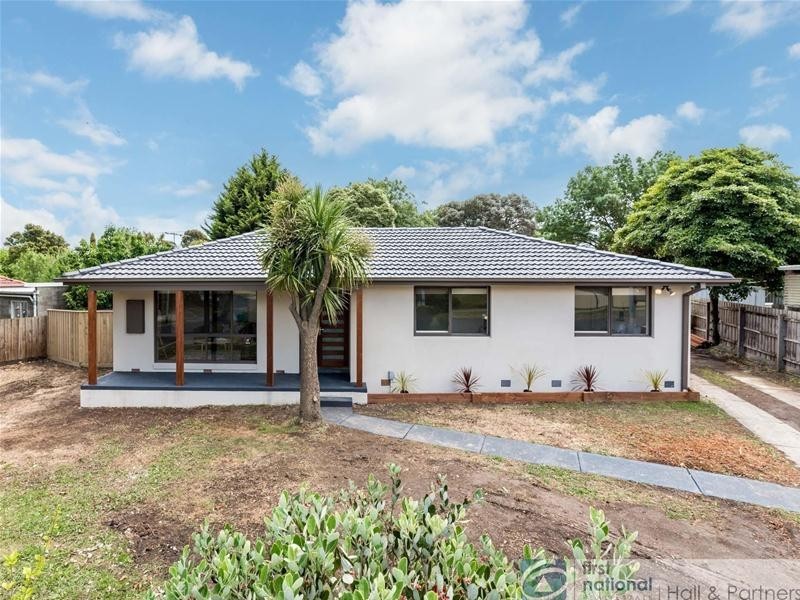 11 Heathmere Crescent, Endeavour Hills VIC 3802