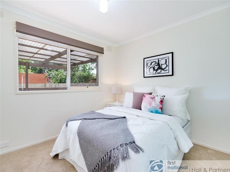 11 Heathmere Crescent, Endeavour Hills VIC 3802