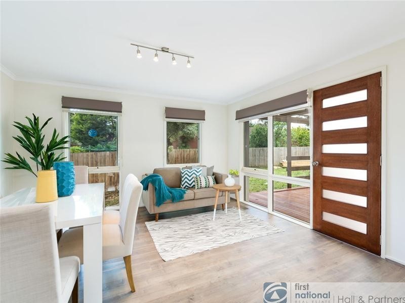 11 Heathmere Crescent, Endeavour Hills VIC 3802