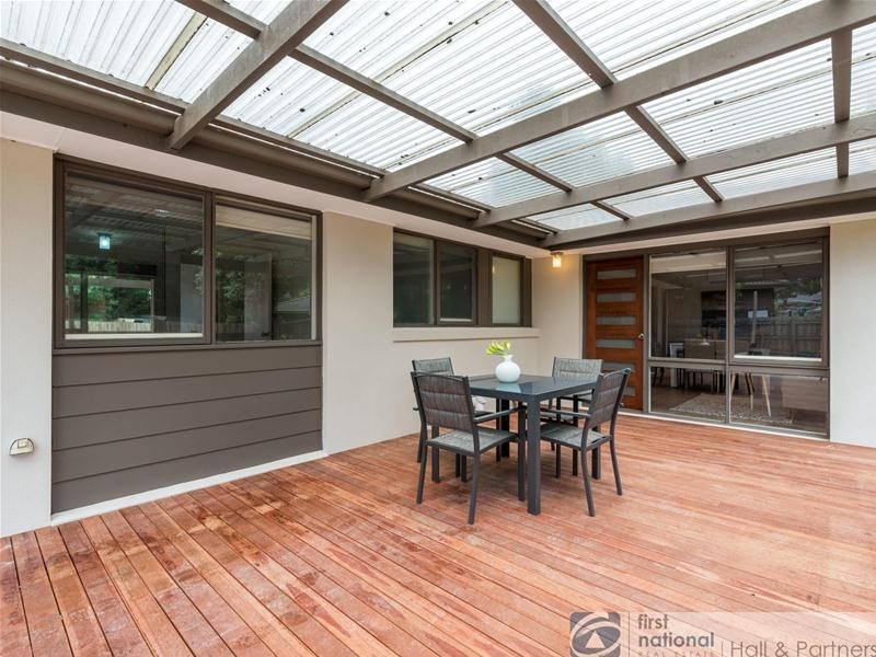 11 Heathmere Crescent, Endeavour Hills VIC 3802