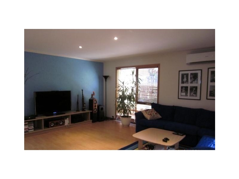 8 Newmill Close, Endeavour Hills VIC 3802