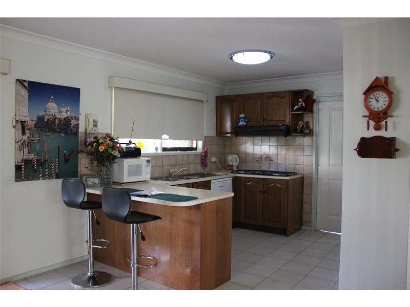 28 Monteith Crescent, Endeavour Hills VIC 3802