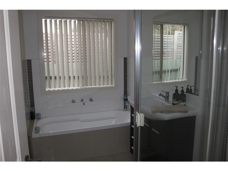 2/47 Aldridge Street, Endeavour Hills VIC 3802