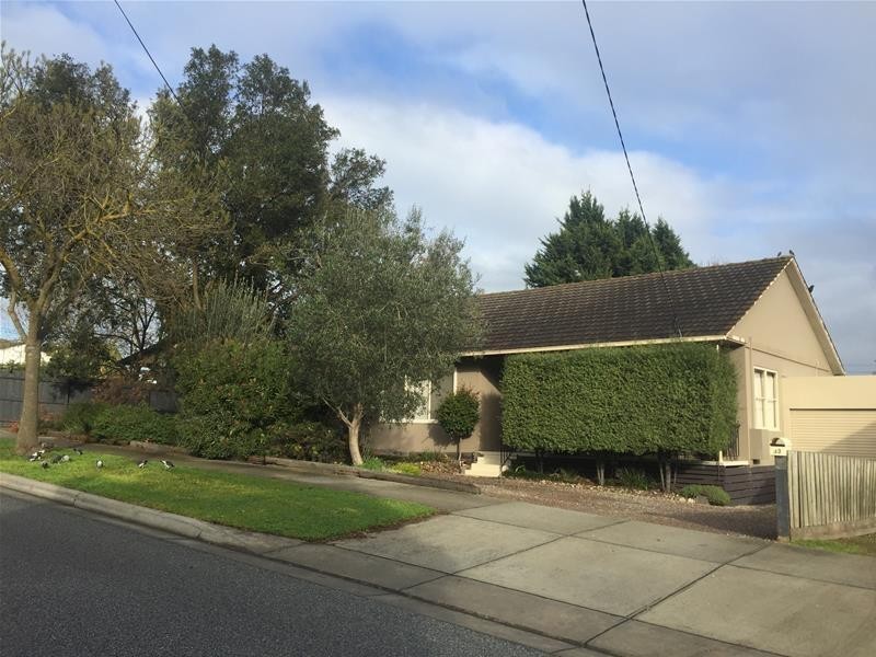 33 Nigra Street, Doveton VIC 3177