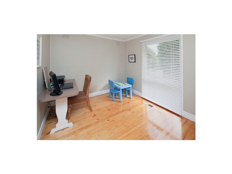 18 Matthew Flinders Avenue, Endeavour Hills VIC 3802