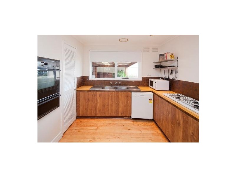 18 Matthew Flinders Avenue, Endeavour Hills VIC 3802