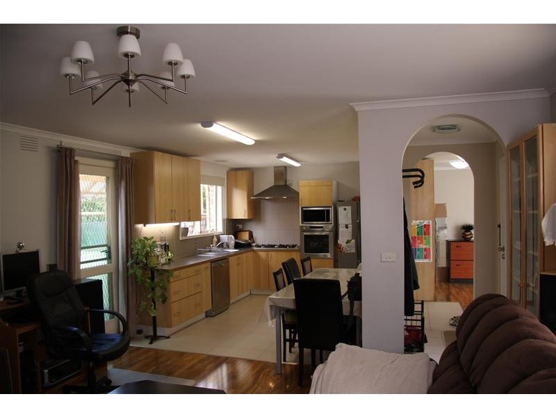 2 Mildura Crescent, Endeavour Hills VIC 3802