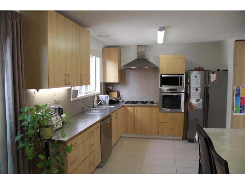 2 Mildura Crescent, Endeavour Hills VIC 3802