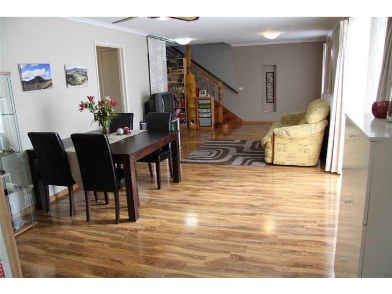 2 Mildura Crescent, Endeavour Hills VIC 3802