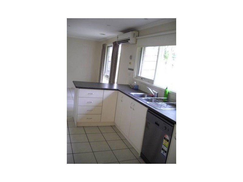 11 Calrossie Close, Endeavour Hills VIC 3802