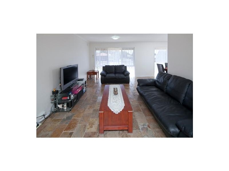 18 Grove End Road, Endeavour Hills VIC 3802