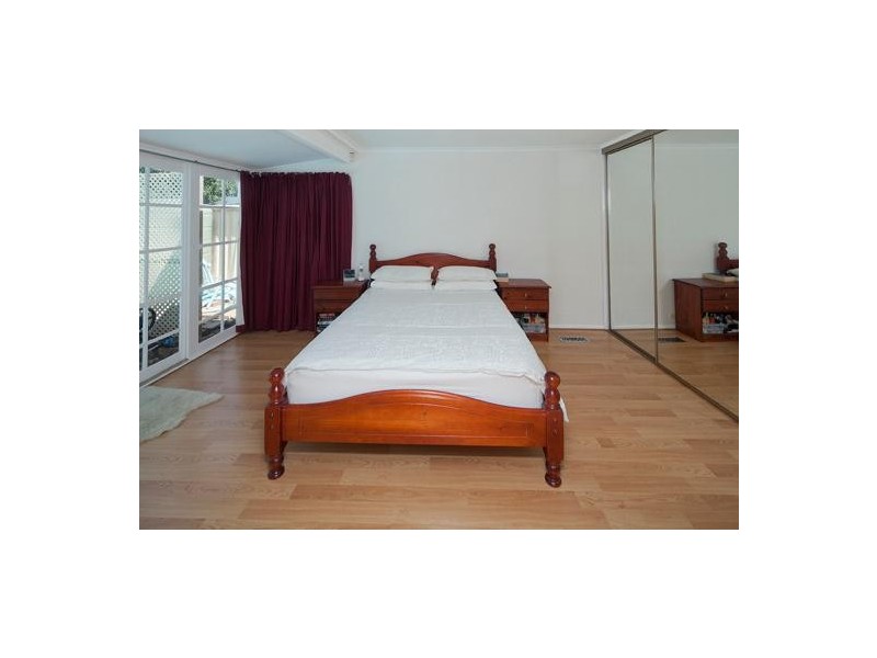 18 Grove End Road, Endeavour Hills VIC 3802