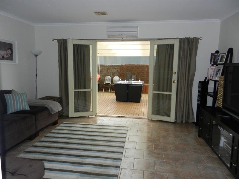 4/36-40 Hennessy Way, Dandenong North VIC 3175