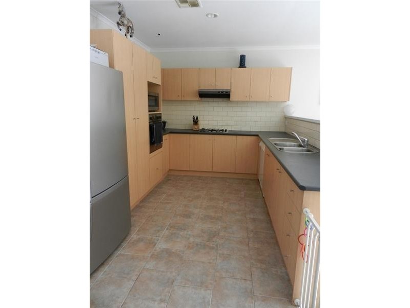 4/36-40 Hennessy Way, Dandenong North VIC 3175