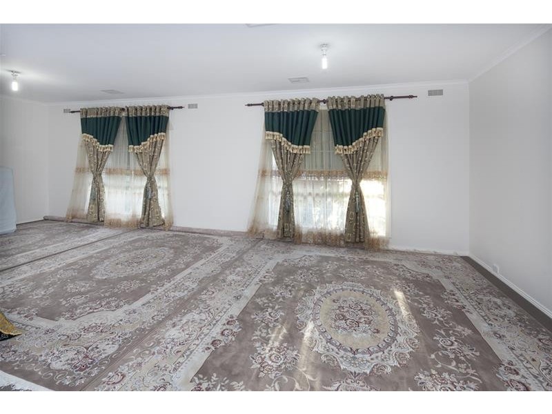 27 Scarlet Drive, Doveton VIC 3177