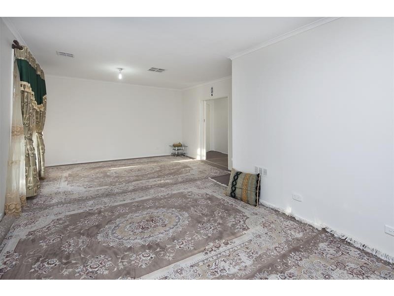 27 Scarlet Drive, Doveton VIC 3177