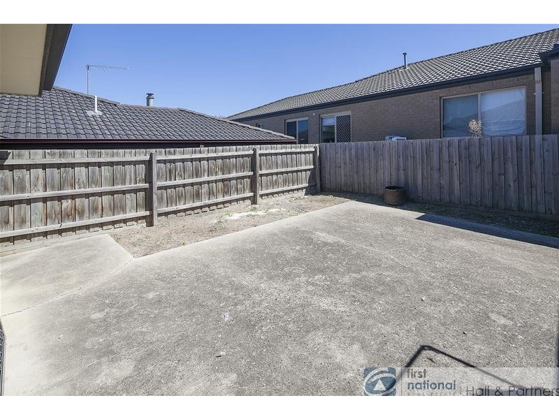 41 Oakgrove Drive, Narre Warren South VIC 3805