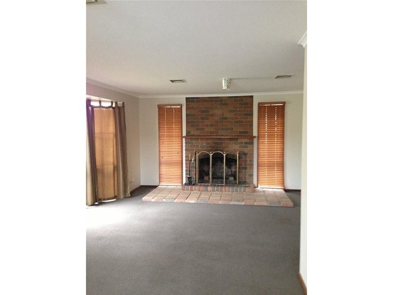 6 Redleap Court, Endeavour Hills VIC 3802