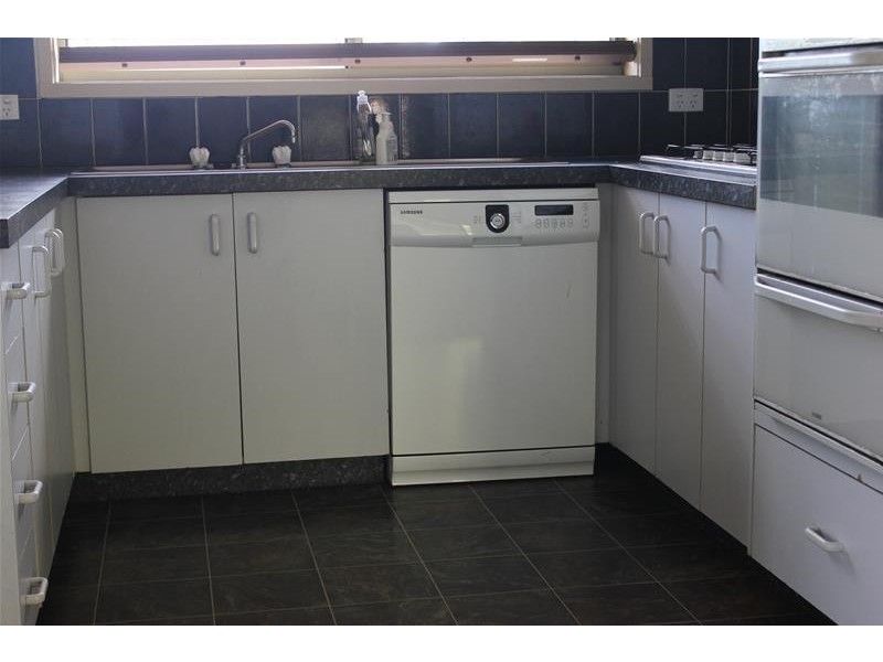 8  Karen Close, Narre Warren South VIC 3805