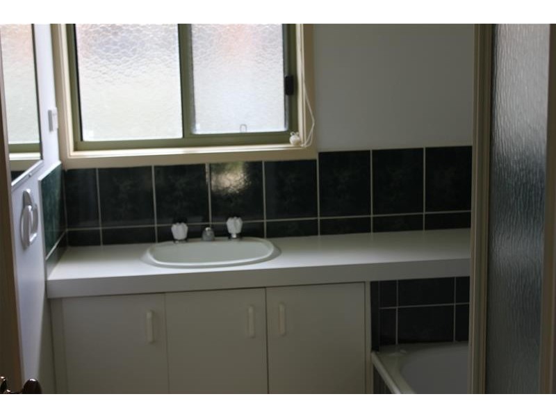 8  Karen Close, Narre Warren South VIC 3805