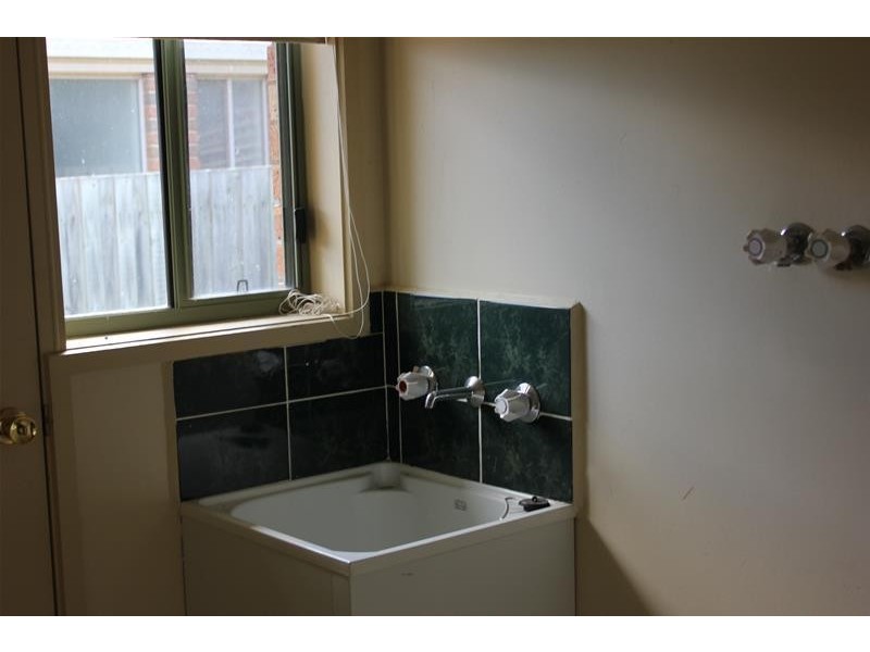 8  Karen Close, Narre Warren South VIC 3805