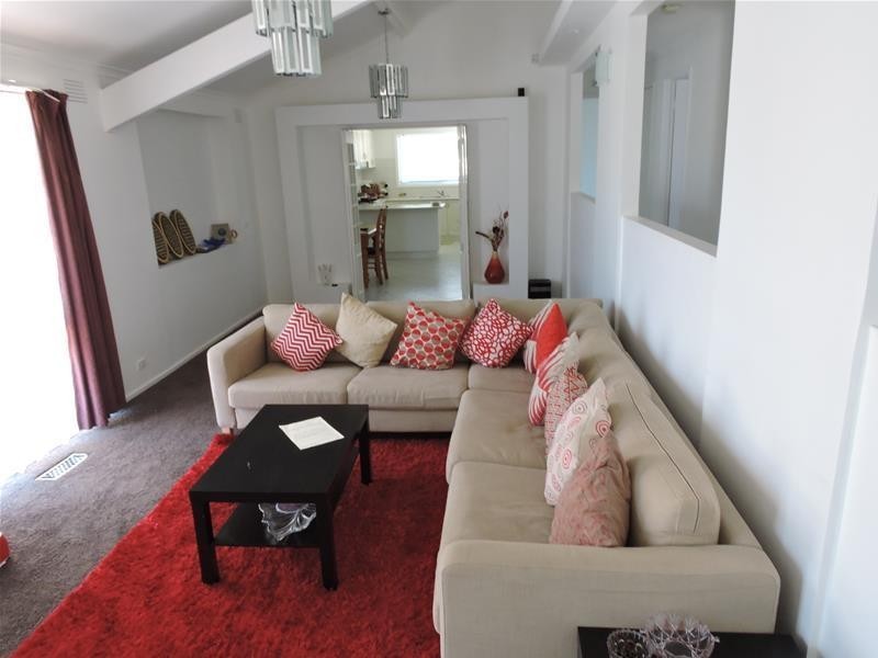 61 Essex Park Drive, Endeavour Hills VIC 3802