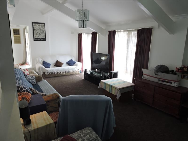 61 Essex Park Drive, Endeavour Hills VIC 3802