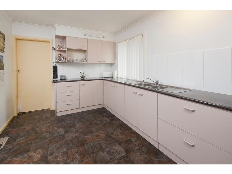 40 Shalimar Crescent, Dandenong North VIC 3175