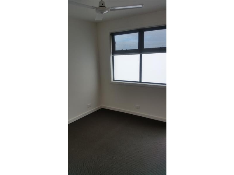 1/5 Grandview Avenue, Dandenong VIC 3175