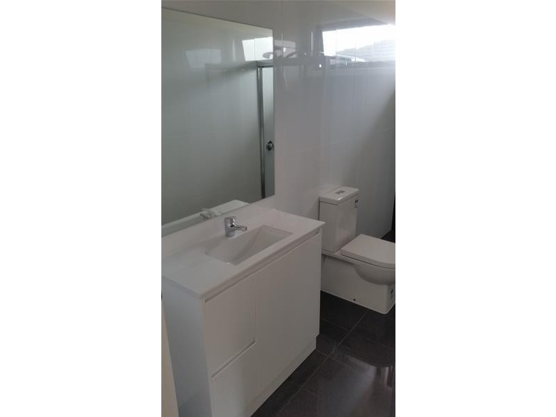 1/5 Grandview Avenue, Dandenong VIC 3175