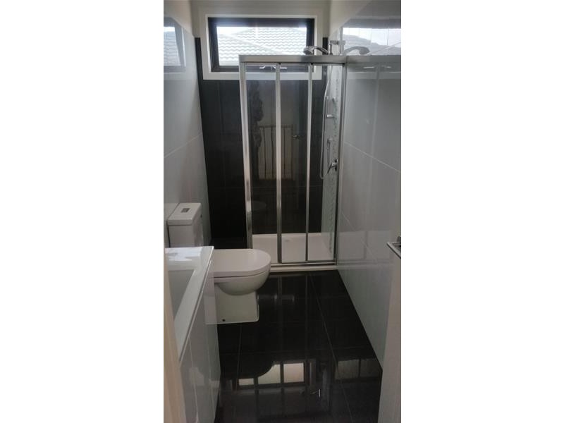 1/5 Grandview Avenue, Dandenong VIC 3175