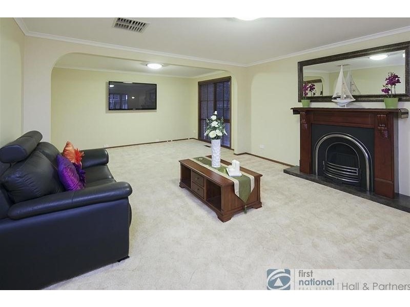 265 James Cook Drive, Endeavour Hills VIC 3802