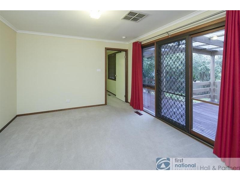 265 James Cook Drive, Endeavour Hills VIC 3802