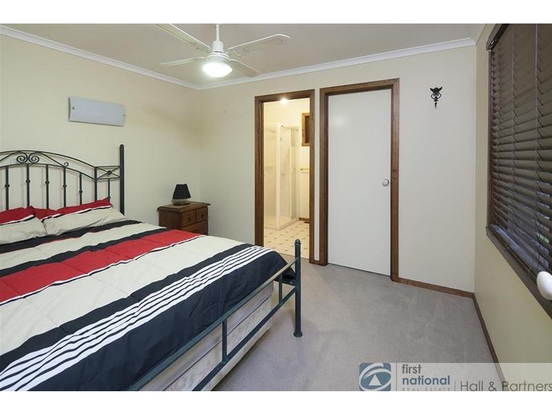 265 James Cook Drive, Endeavour Hills VIC 3802