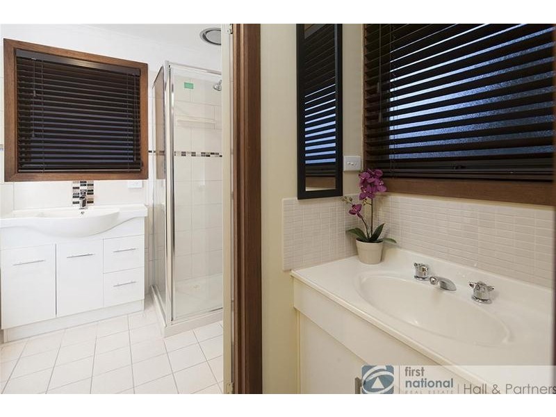 265 James Cook Drive, Endeavour Hills VIC 3802