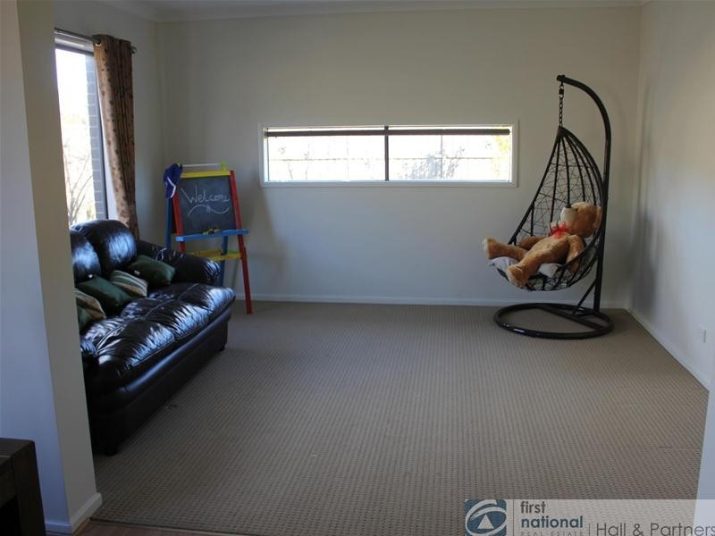 22 Faringdon Drive, Cranbourne North VIC 3977