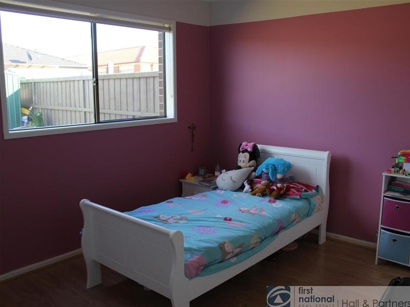 22 Faringdon Drive, Cranbourne North VIC 3977