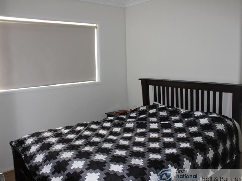 22 Faringdon Drive, Cranbourne North VIC 3977