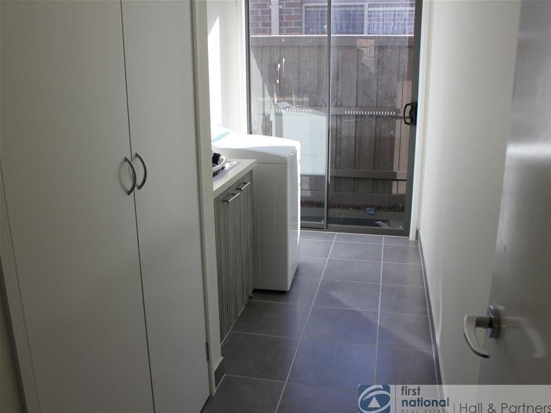 22 Faringdon Drive, Cranbourne North VIC 3977