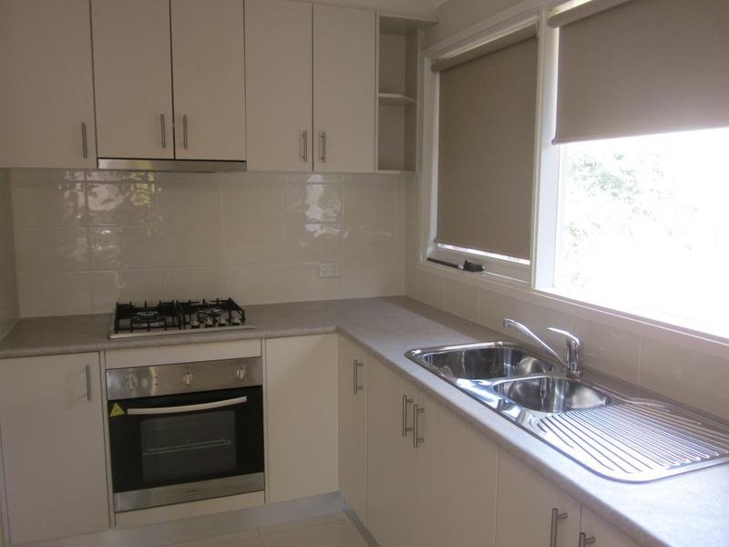 13 Robert Molyneux Avenue, Endeavour Hills VIC 3802