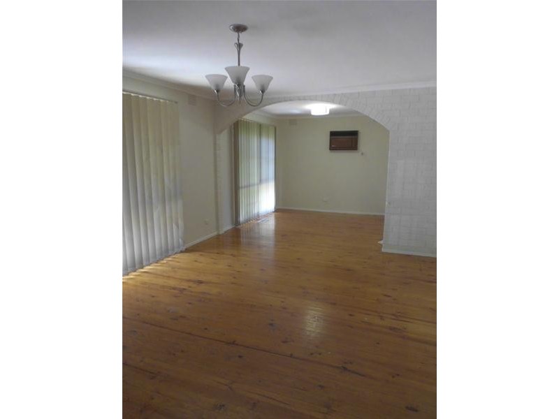 13 Robert Molyneux Avenue, Endeavour Hills VIC 3802